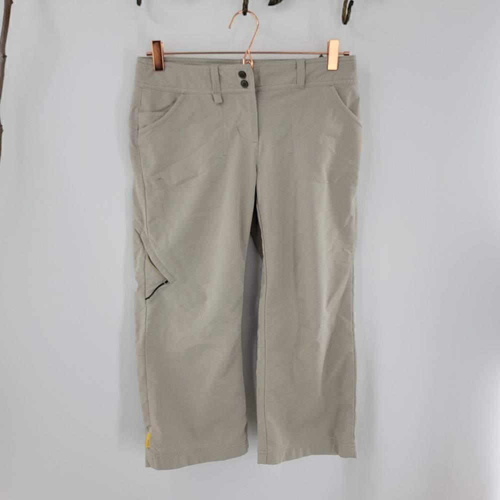 Lole moisture wicking cropped Capri outdoor pants khaki tan